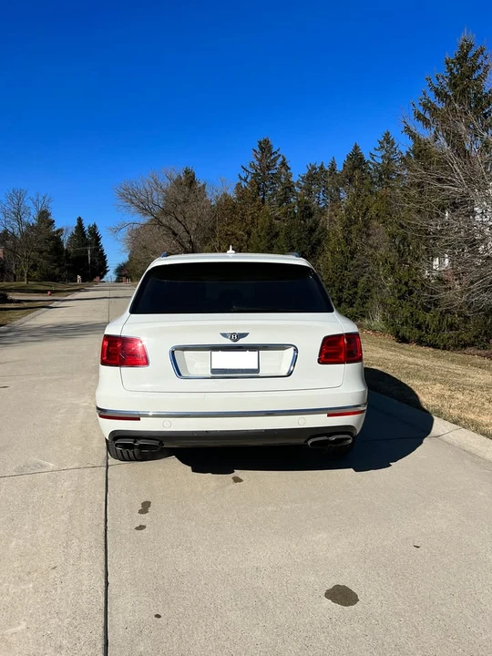 2019 Bentley Bentayga - Image 10 of 10
