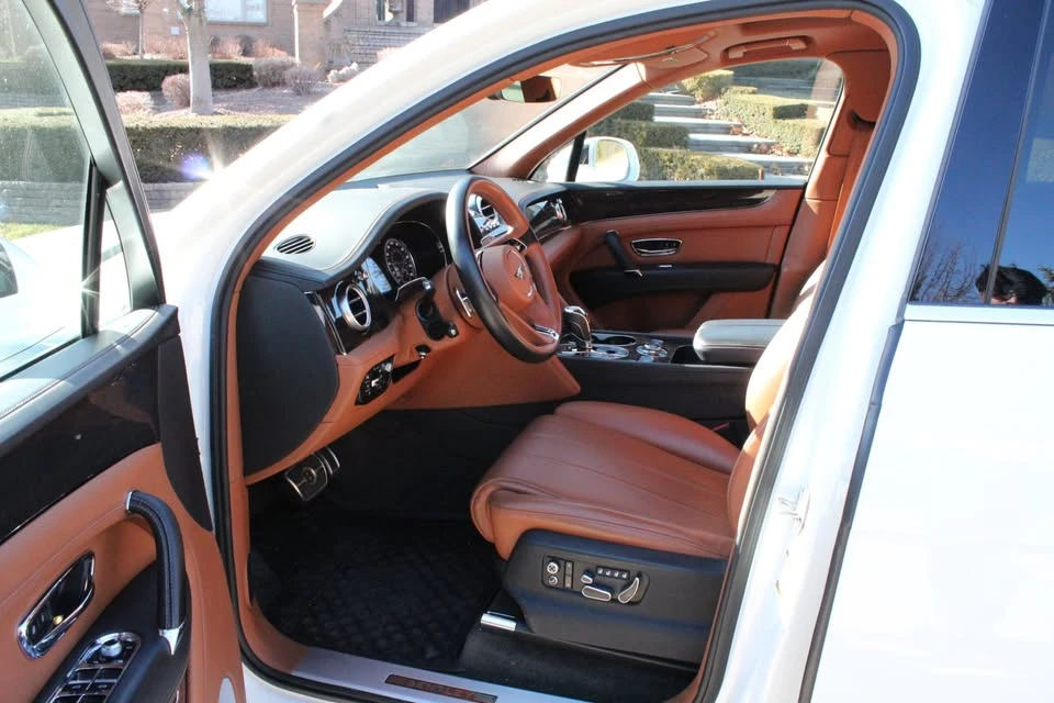 2019 Bentley Bentayga - Image 8 of 10