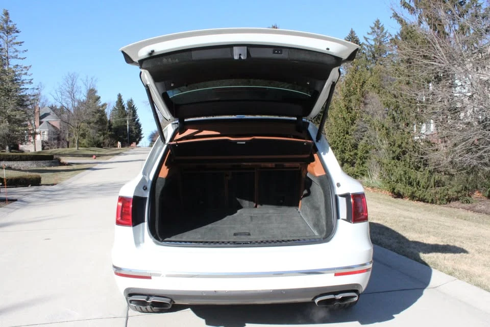 2019 Bentley Bentayga - Image 3 of 10