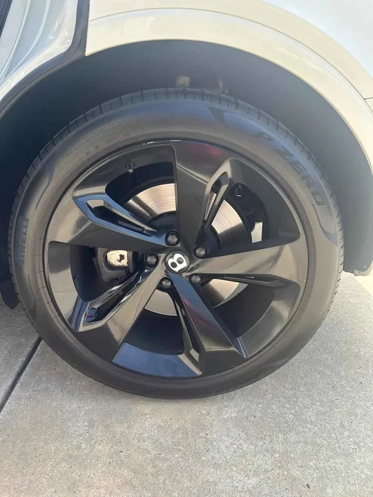 2019 Bentley Bentayga - Image 8 of 14