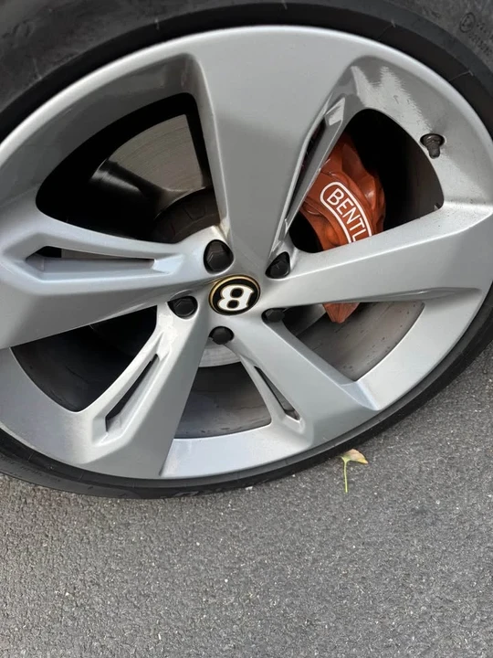2019 Bentley Bentayga - Image 10 of 11
