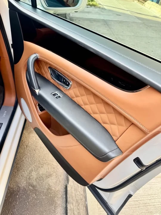 2019 Bentley Bentayga - Image 6 of 11