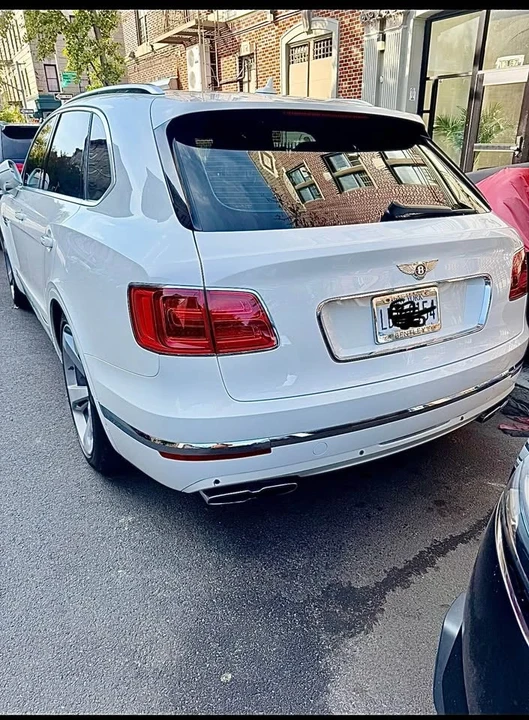 2019 Bentley Bentayga - Image 3 of 11