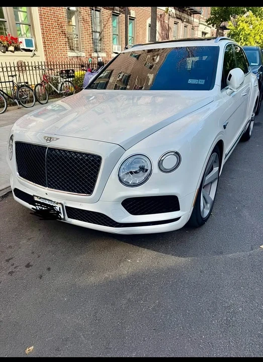 2019 Bentley Bentayga - Image 2 of 11