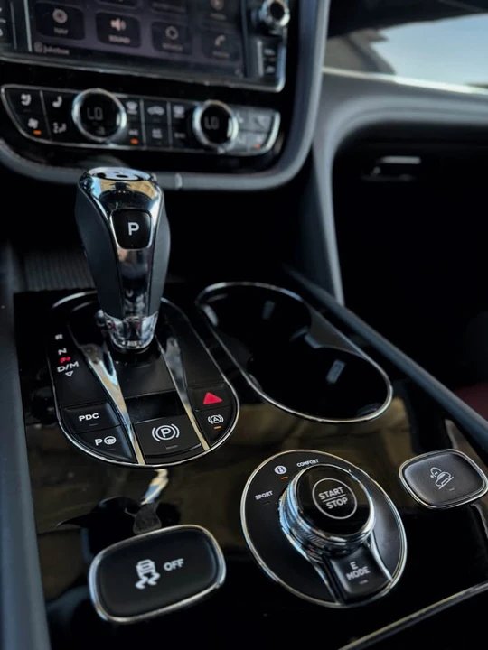 2019 Bentley Bentayga Mulliner - Image 7 of 12