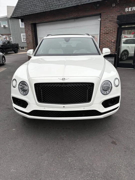 2019 Bentley Bentayga - Image 2 of 17