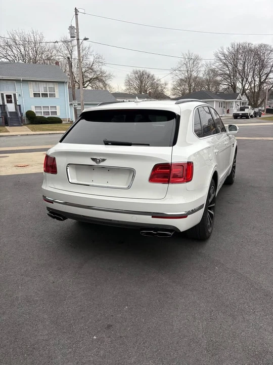 2019 Bentley Bentayga - Image 5 of 17