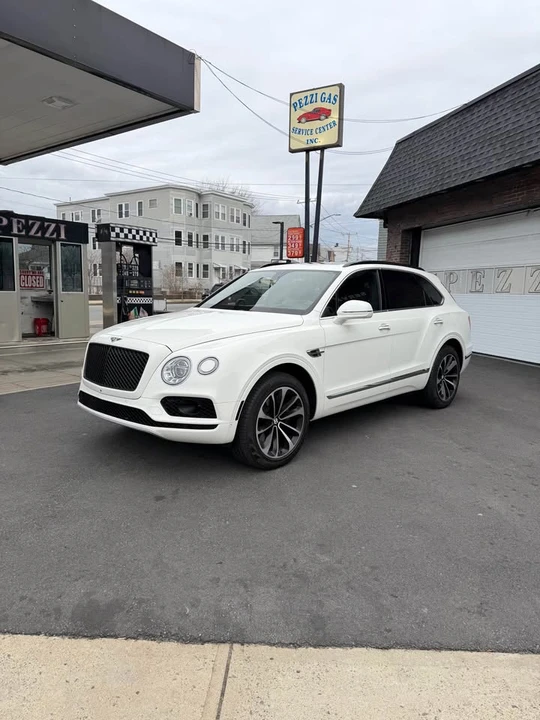 2019 Bentley Bentayga - Image 16 of 17