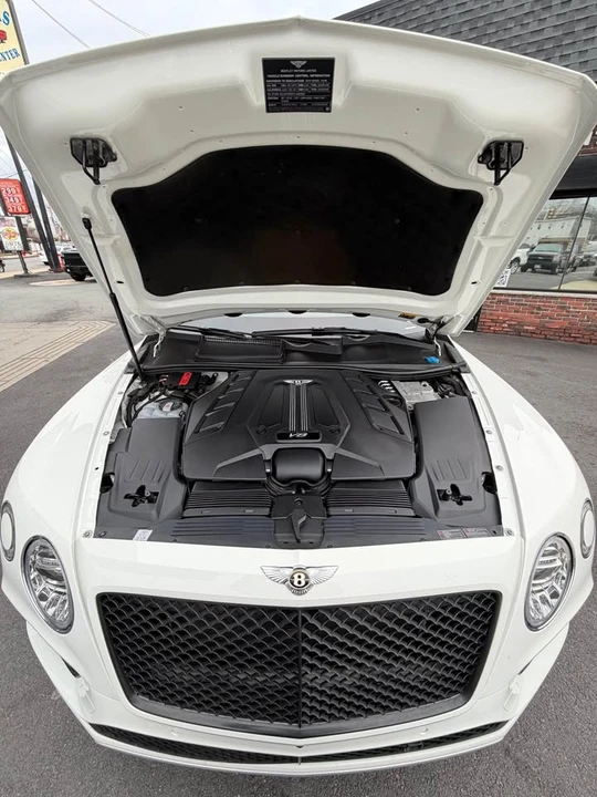2019 Bentley Bentayga - Image 17 of 17