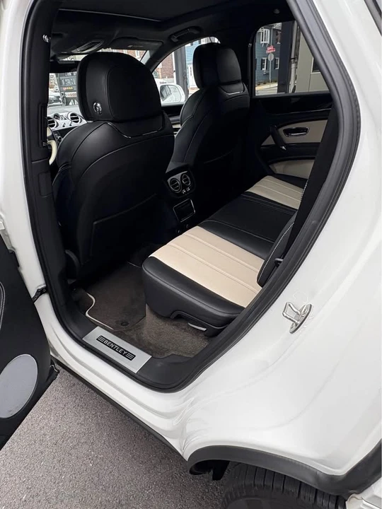 2019 Bentley Bentayga - Image 3 of 17