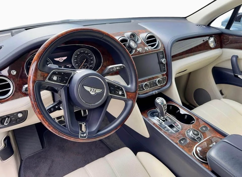 2019 Bentley Bentayga - Image 11 of 18