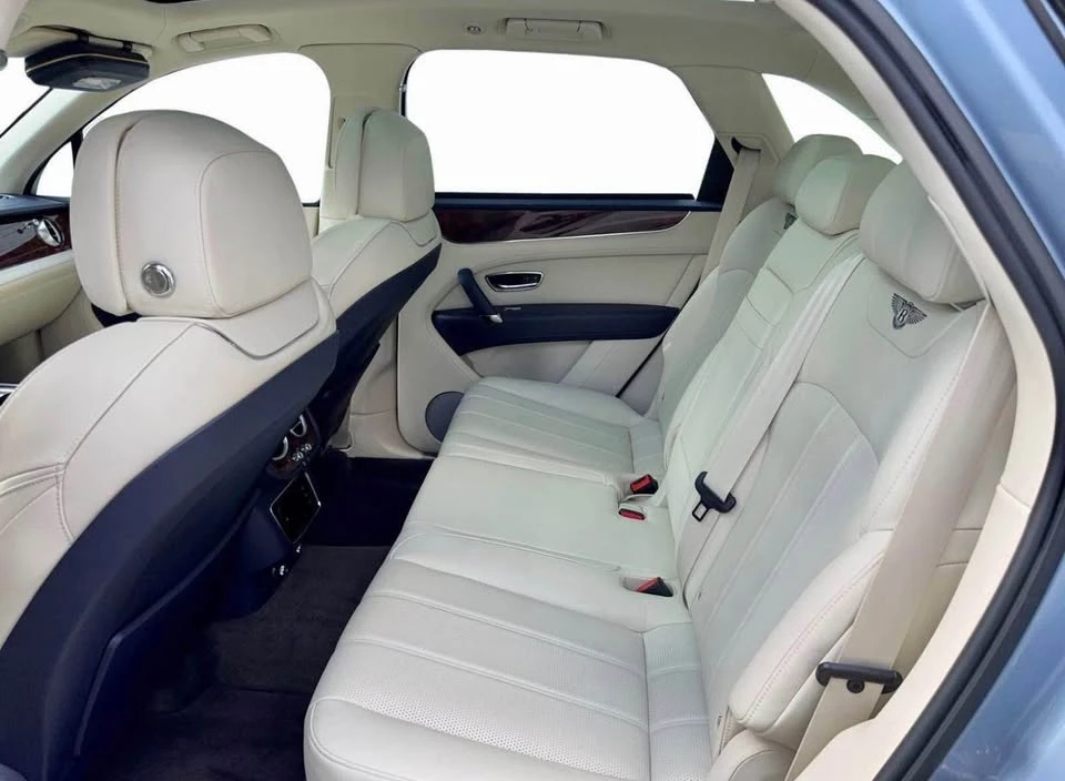 2019 Bentley Bentayga - Image 9 of 18
