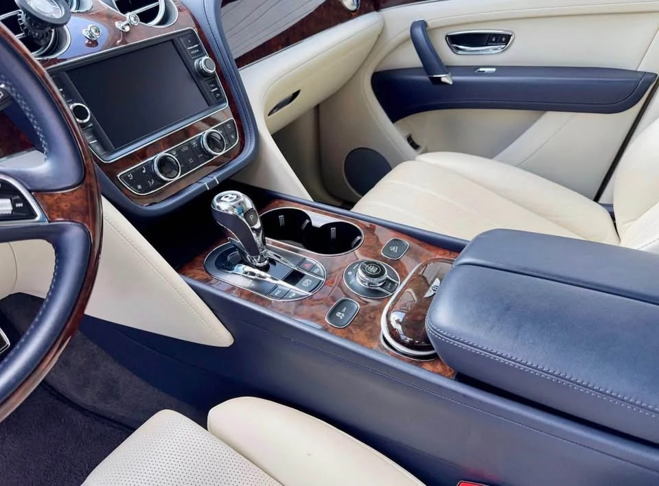 2019 Bentley Bentayga - Image 14 of 18