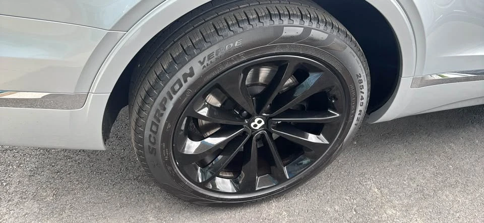 2019 Bentley Bentayga Speed - Image 8 of 15