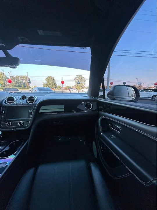 2019 Bentley Bentayga - Image 11 of 12