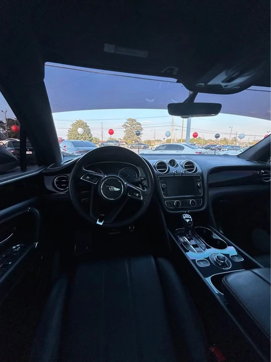 2019 Bentley Bentayga - Image 9 of 12