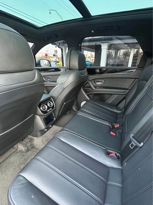 2019 Bentley Bentayga - Image 8 of 12