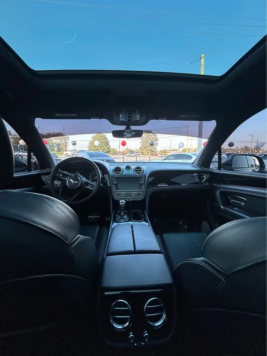 2019 Bentley Bentayga - Image 10 of 12