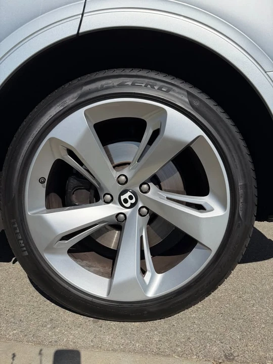 2019 Bentley Bentayga - Image 4 of 16