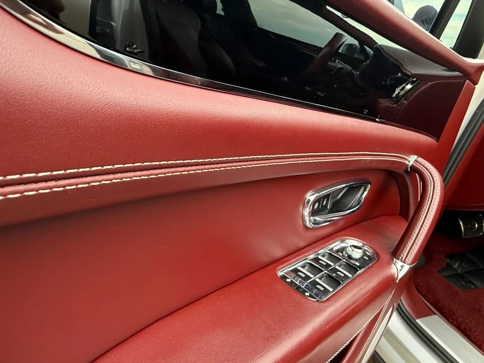 2019 Bentley Bentayga - Image 11 of 16