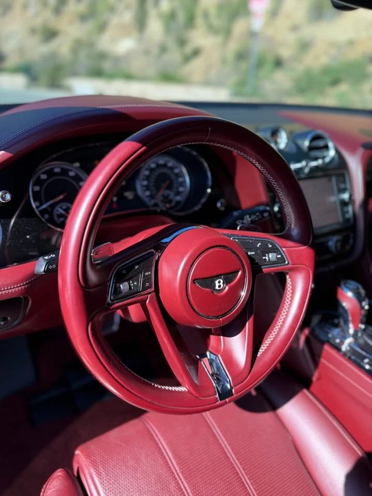 2019 Bentley Bentayga - Image 8 of 16