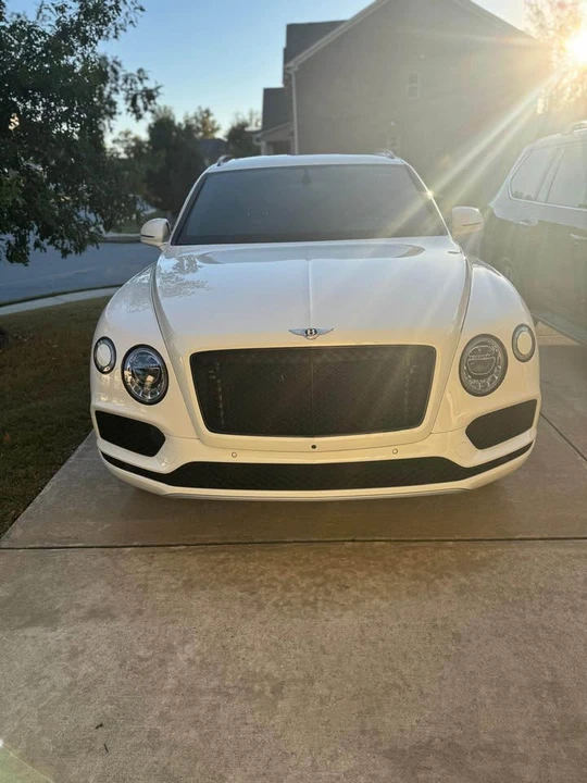 2019 Bentley Bentayga - Image 6 of 9