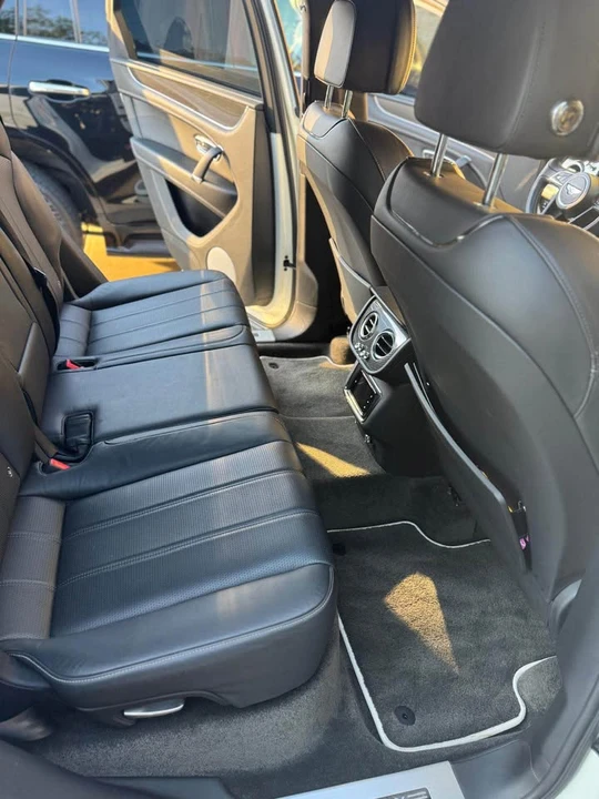 2019 Bentley Bentayga - Image 3 of 9