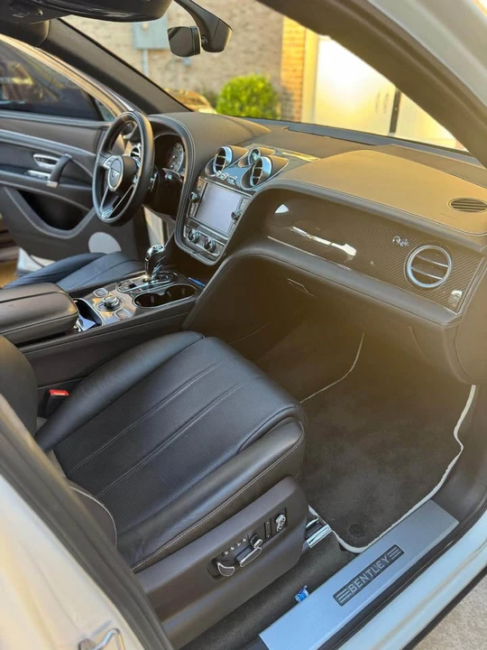 2019 Bentley Bentayga - Image 5 of 9