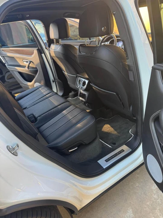 2019 Bentley Bentayga - Image 9 of 9