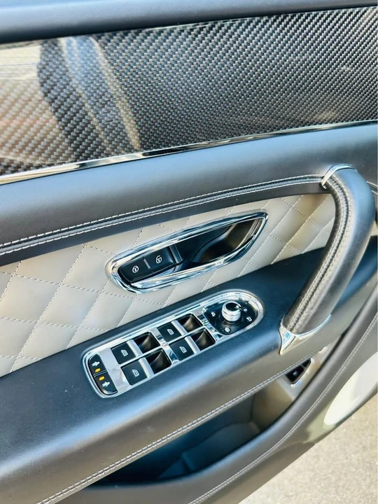 2019 Bentley Bentayga - Image 15 of 20