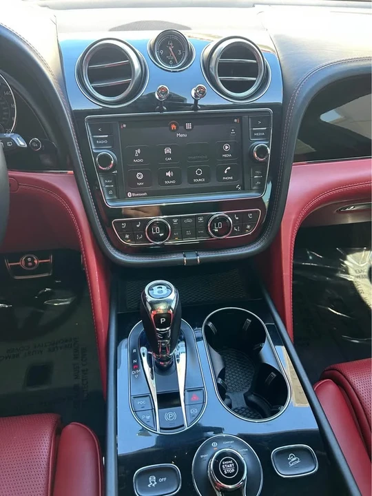 2019 Bentley Bentayga - Image 7 of 10