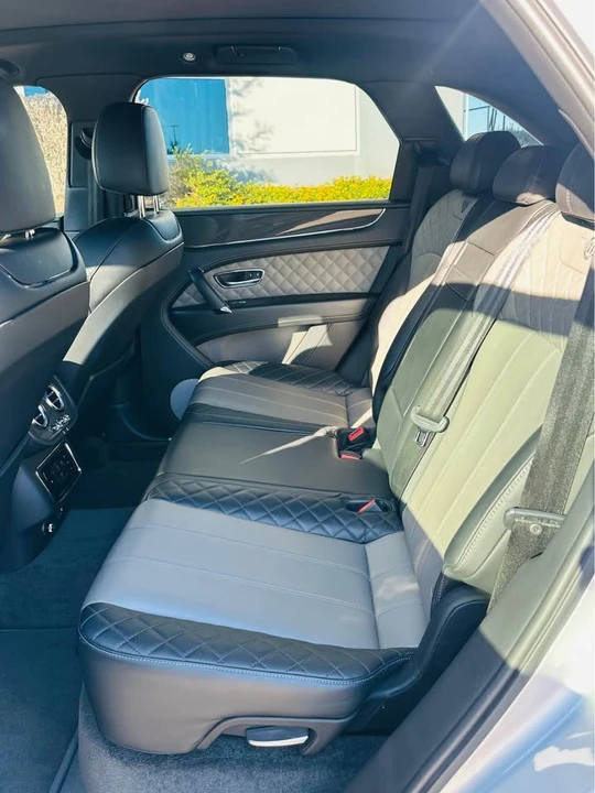 2019 Bentley Bentayga - Image 10 of 16