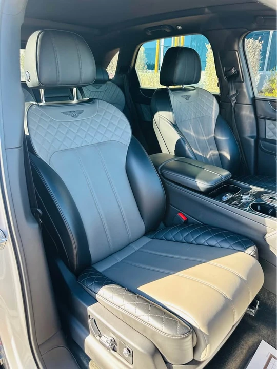 2019 Bentley Bentayga - Image 11 of 16