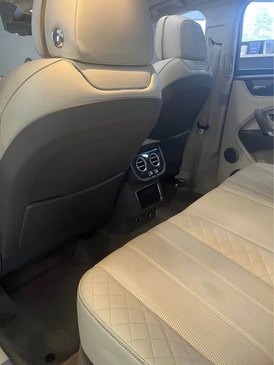 2019 Bentley Bentayga - Image 7 of 15