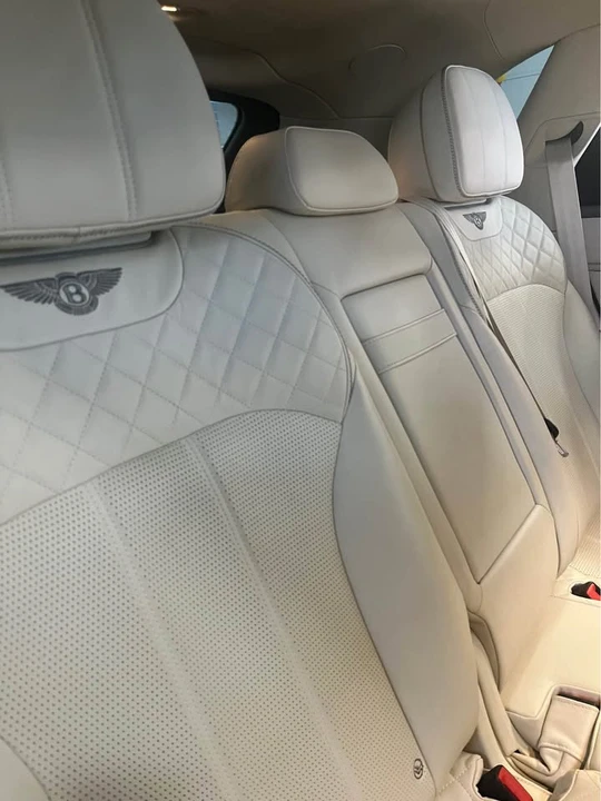 2019 Bentley Bentayga - Image 14 of 15
