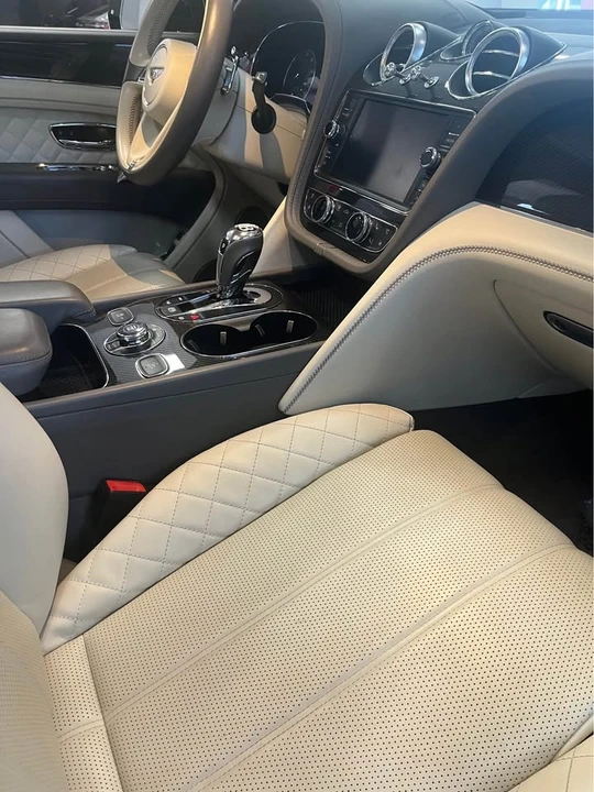 2019 Bentley Bentayga - Image 10 of 15