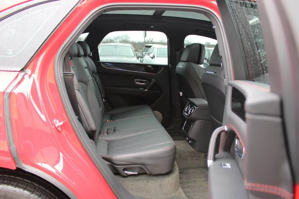 2019 Bentley Bentayga - Image 16 of 19