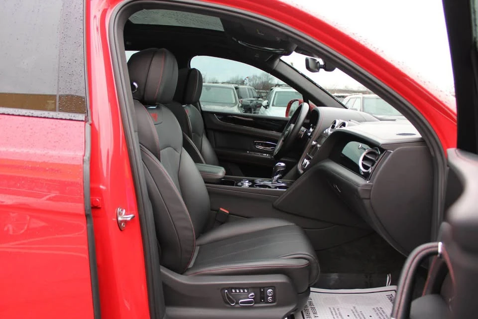 2019 Bentley Bentayga - Image 17 of 19