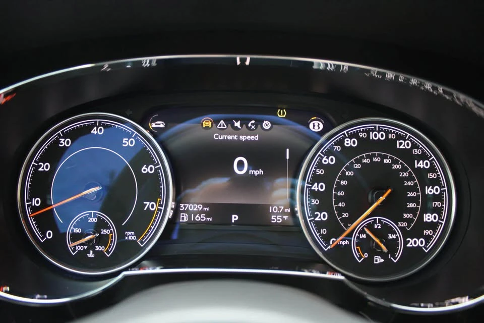 2019 Bentley Bentayga - Image 9 of 19
