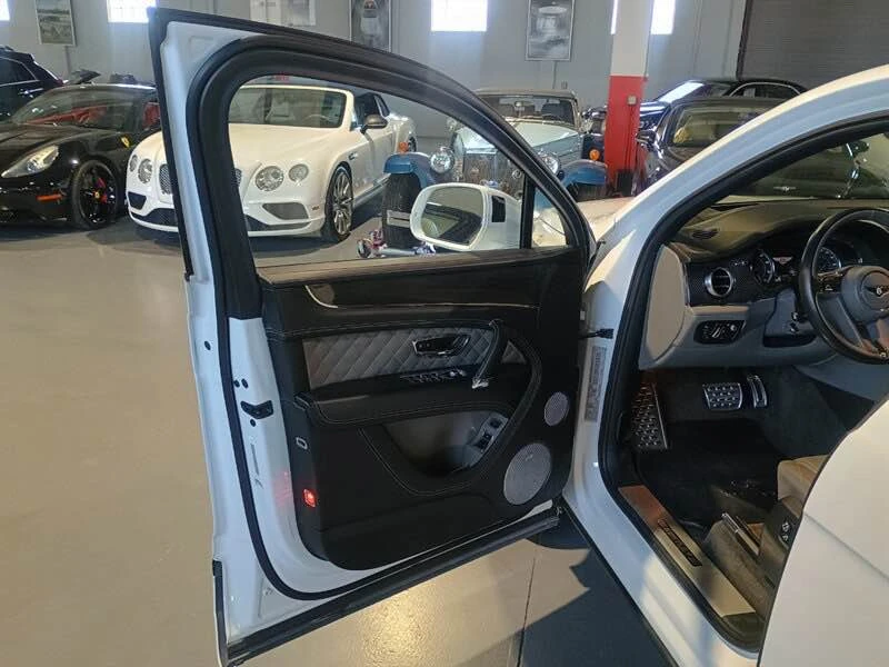 2019 Bentley Bentayga - Image 6 of 14