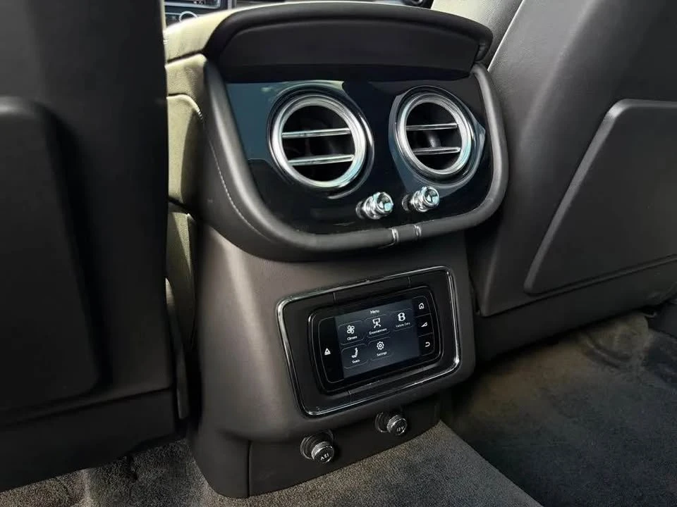 2019 Bentley Bentayga - Image 17 of 19