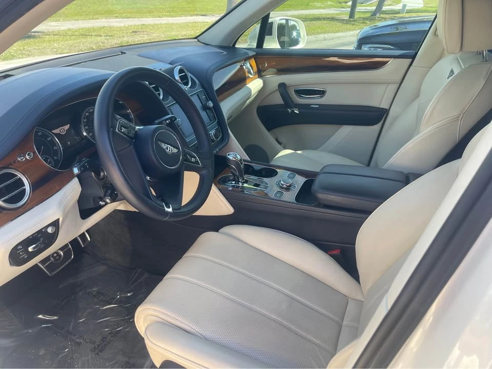 2019 Bentley Bentayga - Image 8 of 10