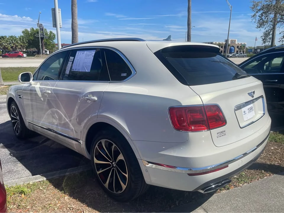 2019 Bentley Bentayga - Image 6 of 10
