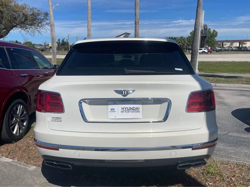 2019 Bentley Bentayga - Image 5 of 10