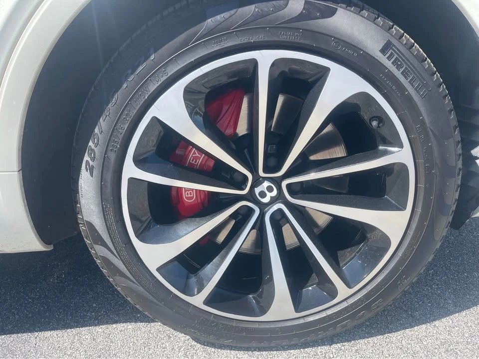 2019 Bentley Bentayga - Image 7 of 10