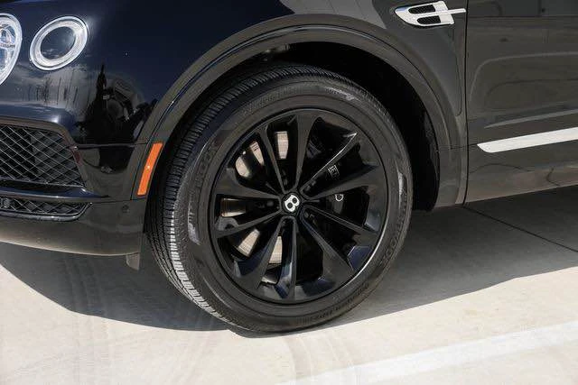 2019 Bentley Bentayga - Image 16 of 17