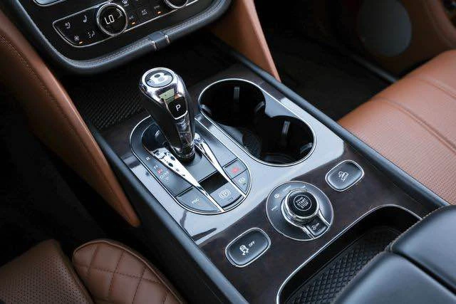 2019 Bentley Bentayga - Image 4 of 17