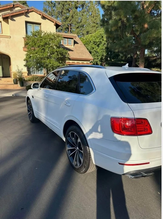 2019 Bentley Bentayga - Image 3 of 10
