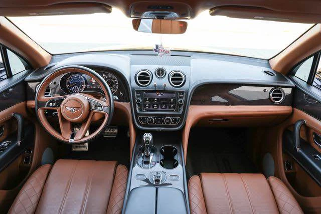 2019 Bentley Bentayga - Image 15 of 17