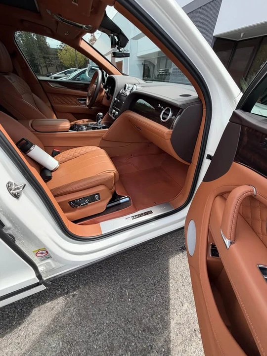 2019 Bentley Bentayga - Image 10 of 12